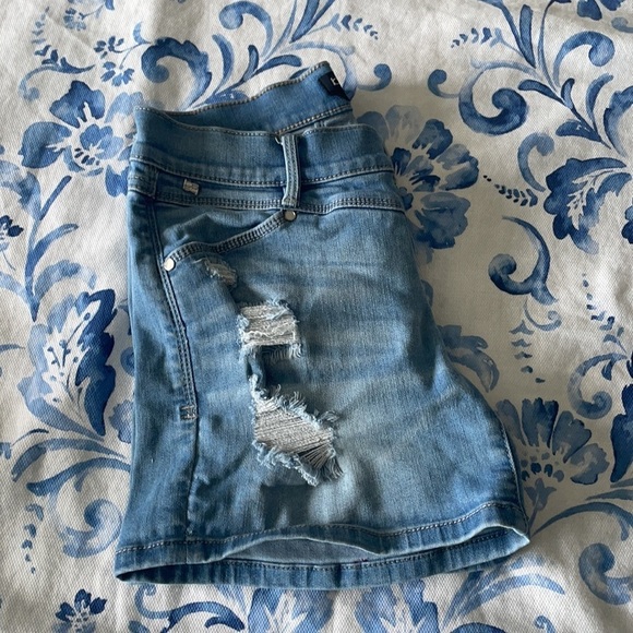 Bebe Distressed Blue Jeans Shorts Size 25 - Picture 7 of 8